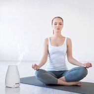 BESTEK 120ml Aromatherapy Essential Oil Diffuser Portable Ultrasonic Cool Mist Aroma Humidifier with 7 LED Lights... N8