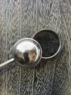 2 Pack Long Handle Stainless Steel Tea Infuser Easy Dispense Strainer N2
