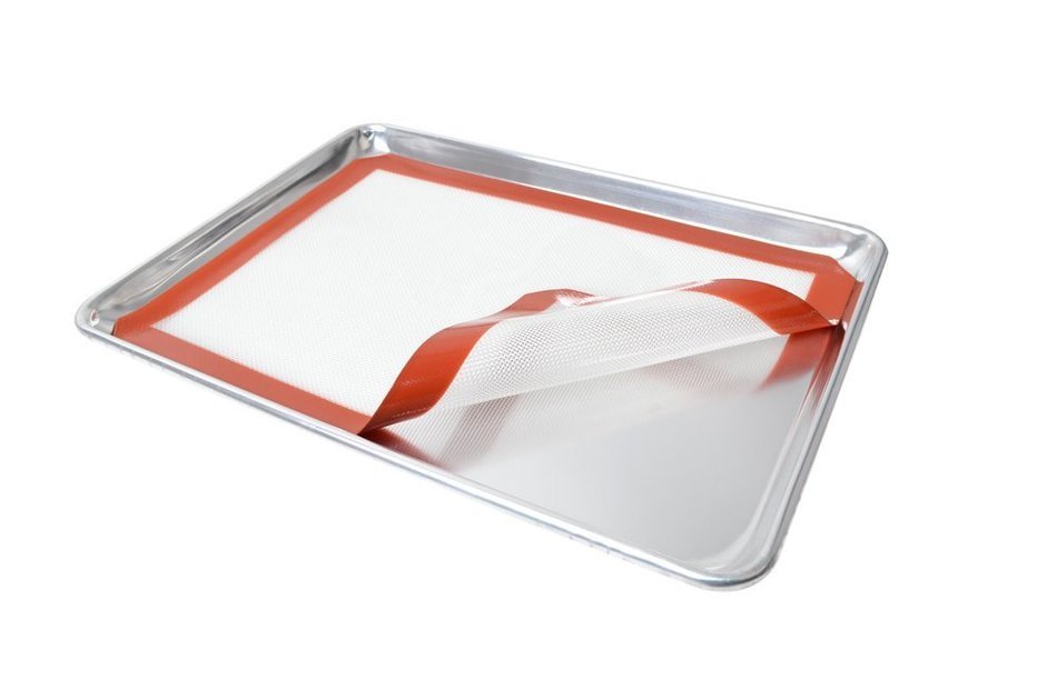 New Star 38453 Commercial 18-Gauge Full Size Aluminum Sheet Pan and Silicone Baking Mat Set, 18 by 26-Inch N2