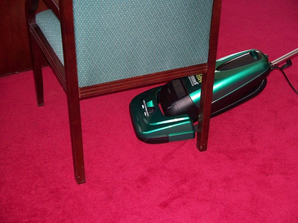 BISSELL BigGreen Commercial BGU500T Hercules Light Upright Vacuum with On-Board Crevice Tool, Volume Capacity... N3