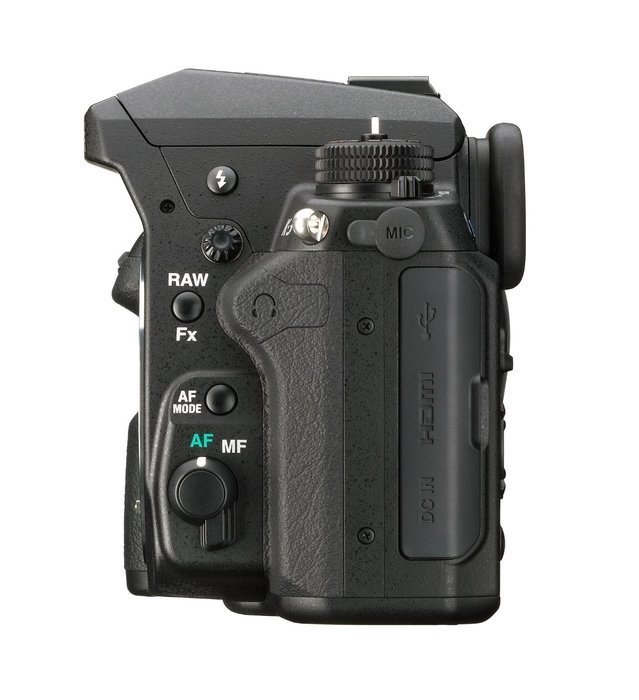 Pentax K-3 lens kit w/ 18-135mm WR 24MP SLR Camera with 3.2-Inch TFT LCD and 18-135mm WR f 3.5-5.6 (Black)