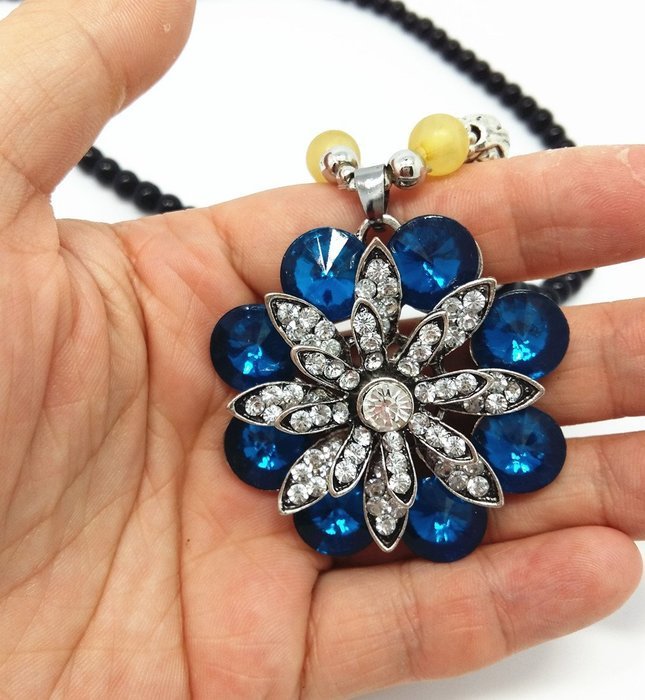 QTMY flower Rose diamond Black bead Choker Necklace long Chain Bohemian Jewelry with Pendant N3