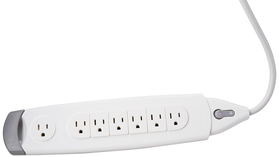 Belkin 7-Outlet SurgeMaster Home Series Power Strip Surge Protector with 6-Foot Power Cord, 785 Joules (F9H700...