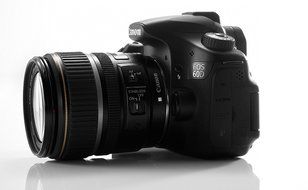Canon EOS 60D 18 MP CMOS Digital SLR Camera with EF-S 18-200mm f/3.5-5.6 IS Lens (discontinued by manufacturer) N10