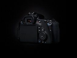 Canon EOS 60D 18 MP CMOS Digital SLR Camera with EF-S 18-200mm f/3.5-5.6 IS Lens (discontinued by manufacturer) N11