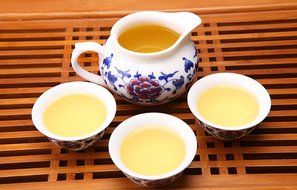Dechunxian &reg; China Top Ten Famous Teas- West Lake Dragon Well Tea- Green Tea- 100% Natural Organic - Loose Leaf... N5