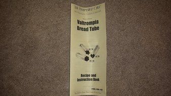 The Pampered Chef Bread Tube/Flower N2