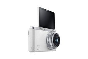Samsung NX Mini 20.5MP CMOS Smart WiFi &amp; NFC Mirrorless Digital Camera with 9-27mm Lens and 3" Flip Up LCD Touch... N2