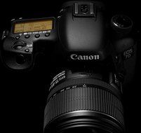 Canon EOS 7D 18 MP CMOS Digital SLR Camera with 28-135mm f/3.5-5.6 IS USM Lens (discontinued by manufacturer) N2