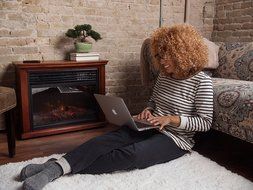 Green Peak Large Room Infrared Quartz Fireplace in Burnished Oak Finish w/Remote N2