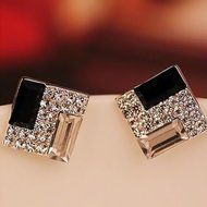 Hot Selling New Fashion Women Lady Elegant Crystal Rhinestone Ear Stud Earrings