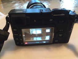 Fujifilm X-E1 16.3MP Compact System Digital Camera with 2.8-Inch LCD- Kit with 18-55mm Lens (Black)