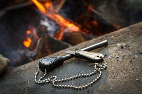 The Friendly Swede Magnesium Alloy Emergency Easy Grip Fire Starter (2 Pack) N6