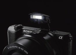 Sony a5100 16-50mm Mirrorless Digital Camera with 3-Inch Flip Up LCD (White) N9
