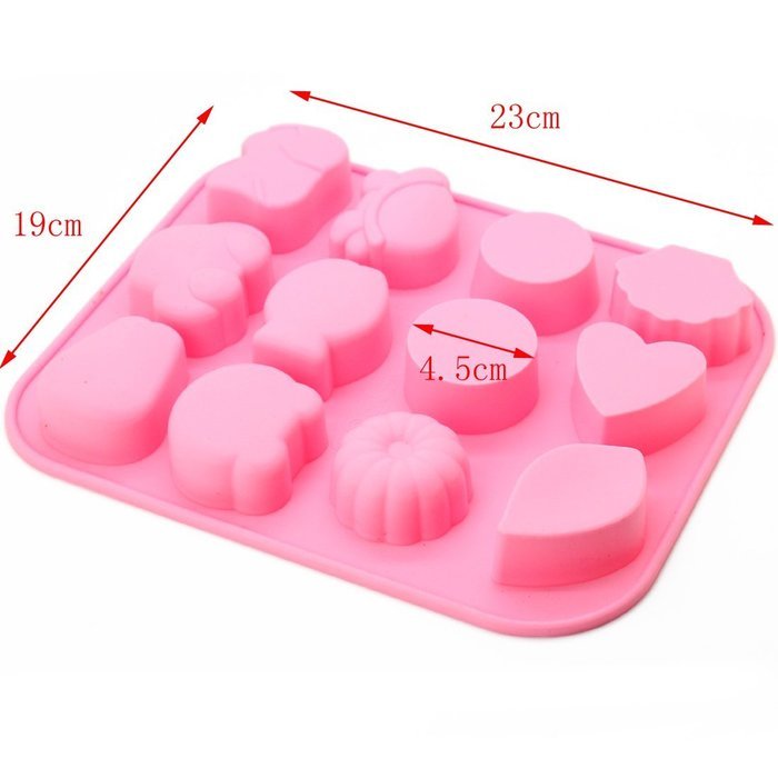 DUFUSTORE Chocolate Cake Candy Baking Silicone Bakeware Mould 12 kind Animal Ecology Random Color N3