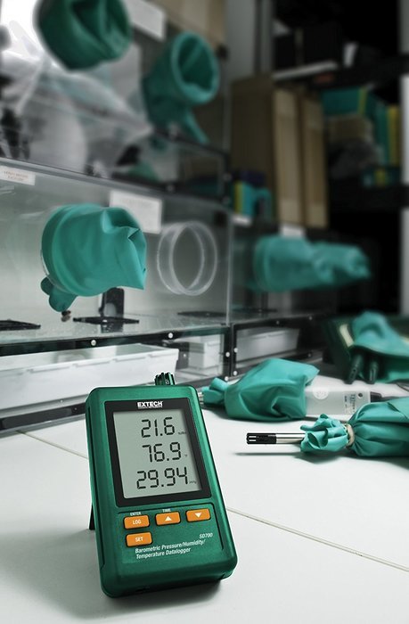 Extech SD700 Pressure/Humidity/Temperature Data Logger N2