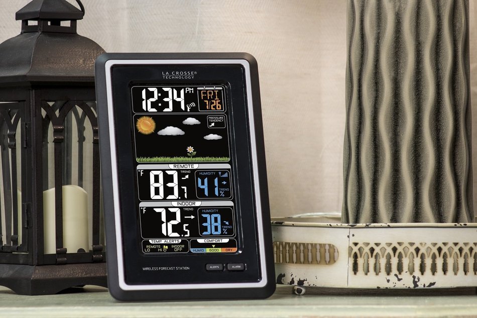 La Crosse Technology 308-1425C Wireless Vertical Color Forecast Station N4