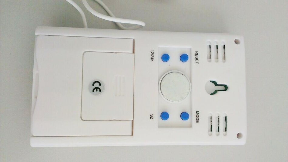 Grand Index Digital Thermometer and Humidity Meter Dt-2 with LCD Display,have Clock/temperature/humidity Function N3