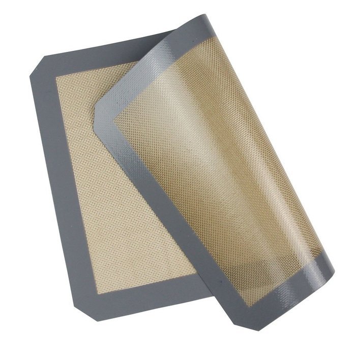 Yontree Silicone Baking Mat Cookie Sheet 2xQuarter Size Brown Base & Red Edge N31