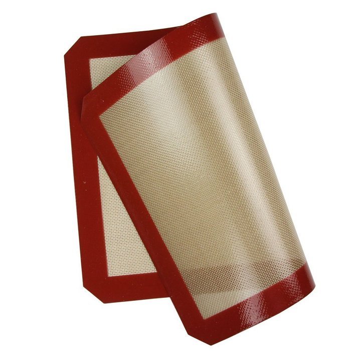 Yontree Silicone Baking Mat Cookie Sheet 2xQuarter Size Brown Base & Red Edge N40