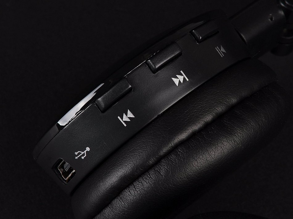 LUXA2 AD-HDP-PCLL-BK-00 Lavi L On-Ear Wireless Headphone, Black N3