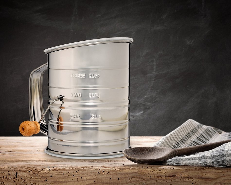 Natizo Stainless Steel 3-Cup Flour Sifter with Lid and Bottom Cover N7