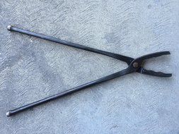 Blacksmith Wolf Jaw (Large) Tongs &ndash; 450mm