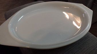 Vintage(1976) Pyrex #045 "Homestead" 2.5qt Oval Casserole with #945 Speckled Opal Pyrex Lid N6