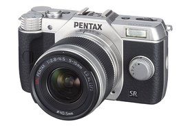 Pentax Q10 Mirrorless Digital Camera with 3-Inch LCD zoom lens kit 12.4MP (RED) (OLD MODEL) N4