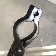 V-Bit Bolt Blacksmith Tongs N4