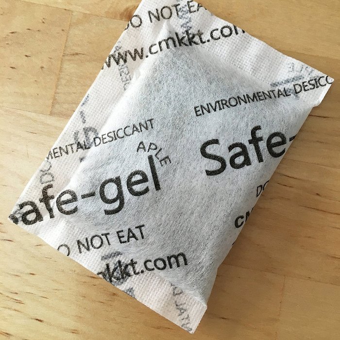 Safe Silica-Gel Safe & Strong Silica Gel packets Desiccants Dehumidifiers 3 1/4 x 2 1/4 inch - 25 Silica-Gel Packs... N8