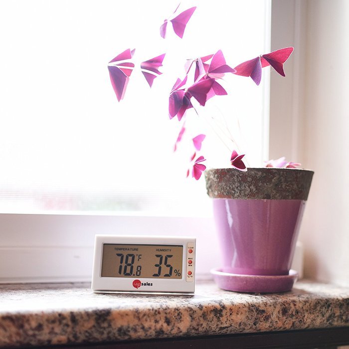 Easy to Read: Indoor Digital Thermometer and Humidity Meter. Large Digital Display Works in Celsius & Fahrenheit... N8