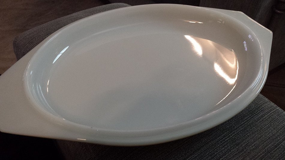 Vintage(1976) Pyrex #045 "Homestead" 2.5qt Oval Casserole with #945 Speckled Opal Pyrex Lid N6