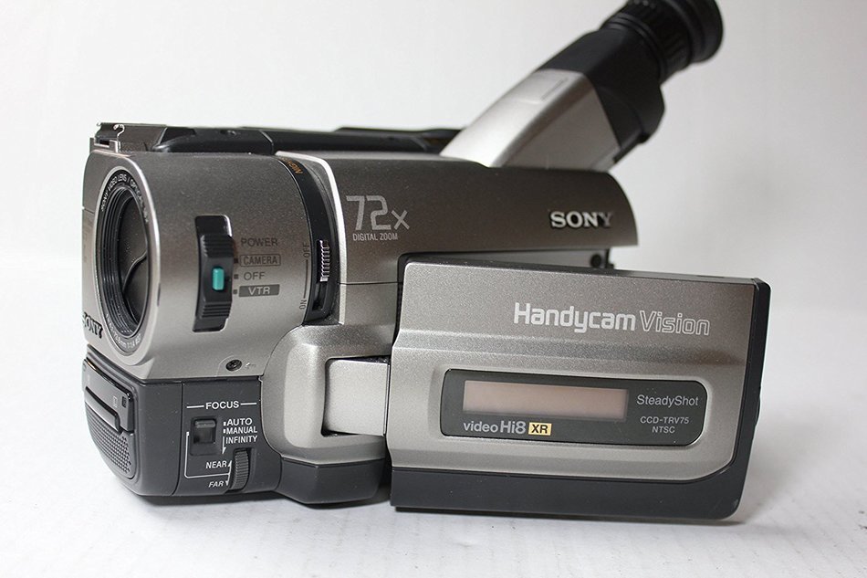 Sony CCDTRV75 Hi8 Handycam Camcorder 72x Digital Zoom