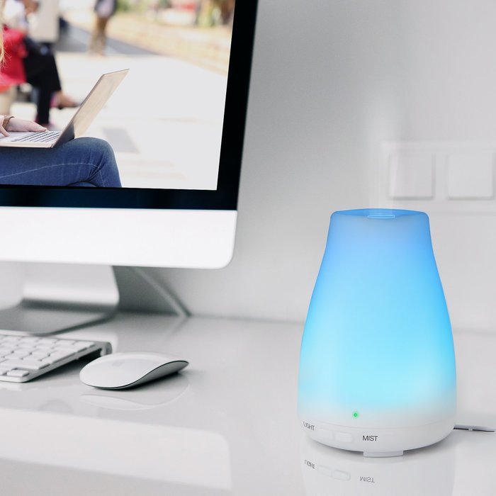Upgrade Essential Oil Diffuser, GREEN JUNGLE 7 Color LED lights 100 mL Ultrasonic Portable Aromatherapy Cool Mist... N2