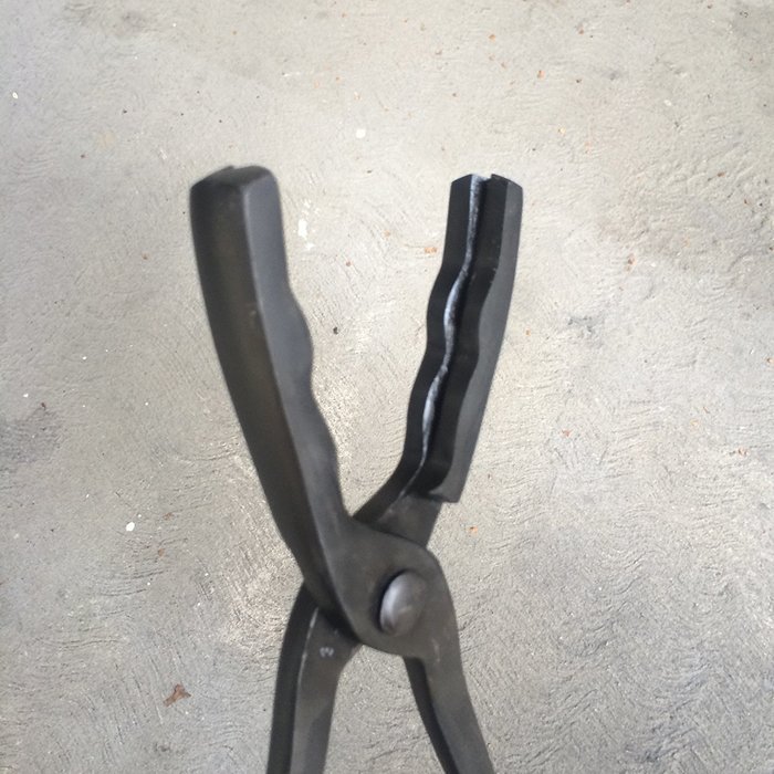 Blacksmith Wolf Jaw (Large) Tongs &ndash; 450mm N4