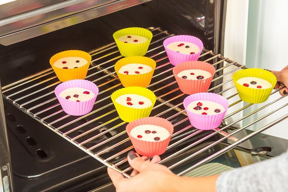 SZYCDAVID Silicone Baking Muffin Cup Cupcake Liners Molds dessert plate/cake pop maker 12 Piece/SET。