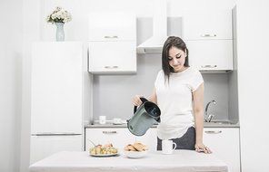 Courant 1.7 Liter Cordless Electric Kettle, Stainless Steel Electric Tea Kettle N4