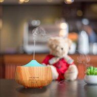 250ml Essential Oil Aromatherapy Diffuser Humidifier with 7 Color LED Lights (Light Wood) N5