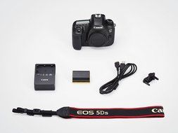 Canon DSLR camera EOS 5Ds body 50.6 million pixels EOS5DS [International Version, No Warranty] N2