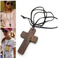 Women Men Fashion Wooden Jewellery Wood Cross Pendant Sweater Decor Necklace New