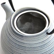 Studio White Cast Iron/Stainless Steel/Enamel 38.4-ounce/1.2-quart Teapot N3