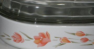 Corning Peach Floral 2.5 Quart Casserole Baking Dish w/ Clear Glass Lid