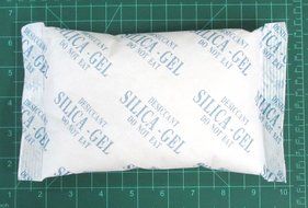 DRY&amp;DRY HIgh Quality Silica Gel Desiccant Dehumidifiers 100 g, 5 Pack N18