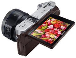 Samsung NX500 28 MP Wireless Smart Mirrorless Digital Camera with 16-50mm Power Zoom Lens (Brown)