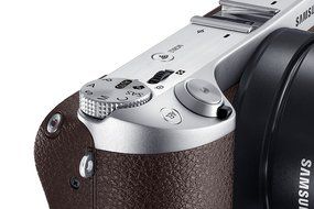Samsung NX500 28 MP Wireless Smart Mirrorless Digital Camera with 16-50mm Power Zoom Lens (Brown) N2
