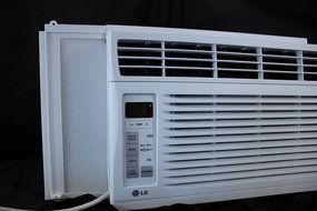 Room Air Conditioner &ndash; Energy Star Compliant &ndash; Insulating Side Panels Standard Size N2