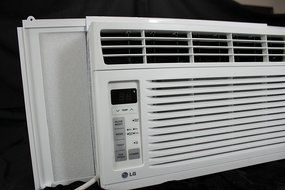 Room Air Conditioner &ndash; Energy Star Compliant &ndash; Insulating Side Panels Standard Size N3
