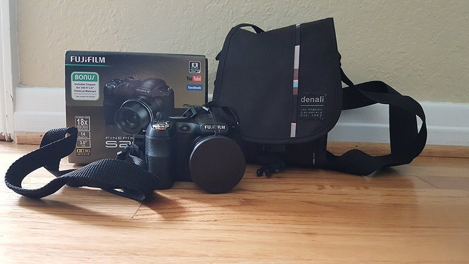 FujiFilm FinePix S2940 14MP 18x Optical/6.7x Digital Zoom HD Camera (Black)