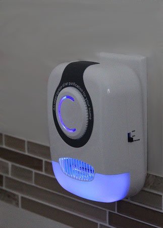 BriteLeafs 2-in-1 Professional-Grade Plug-In Ozone & Ionic Air Purifier N3